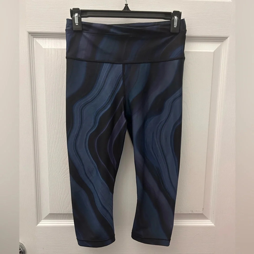 Athleta Accelerate Geode Crop Capri Tights S